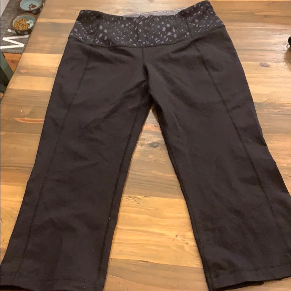 Lululemon capris black size 8